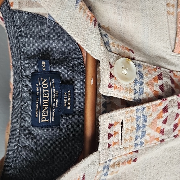 Pendleton Button Up Hooded Cropped Top - Picture 3 of 14